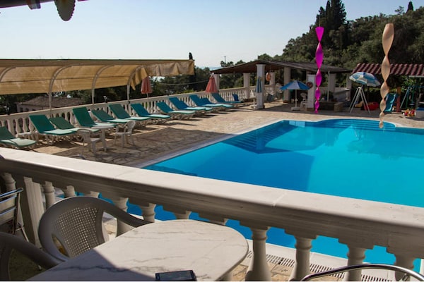 Foto van Geweldig appartement in Mpenitses met terras - Vakantiehuis in Mpenitses - PoolOfHouse