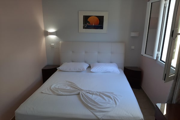 Foto van Geweldig appartement in Mpenitses met terras - Vakantiehuis in Mpenitses - BedRoom