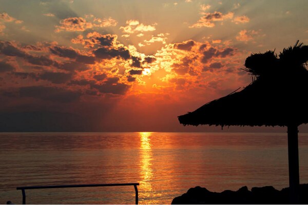 Foto van Appartement in Mpenitses met Zeezicht & Zwembad - Vakantiehuis in Mpenitses - Ambiance