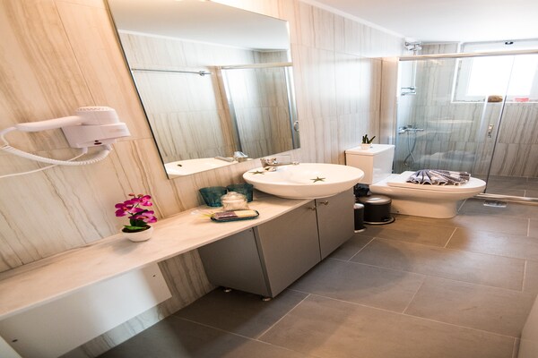 Foto van Appartement in Chania bij Nea Hora Strand - Vakantiehuis in Chania - BathRoom