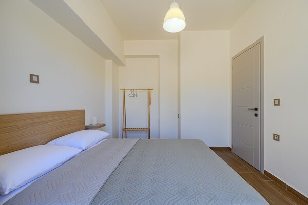 Foto van Villa in Sternes met zwembad en bergzicht - Vakantiehuis in Sternes - BedRoom