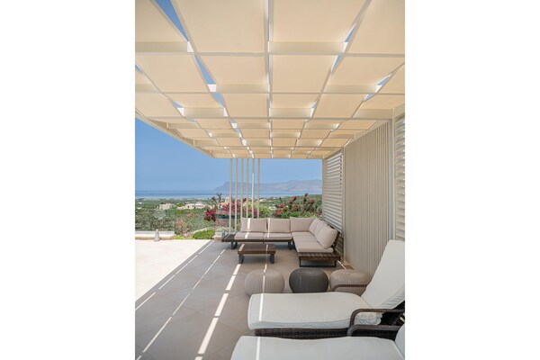 Foto van Luxe villa met zeezicht in Chania - Vakantiehuis in Kissamos - TerraceBalcony