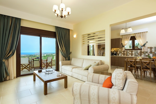 Foto van Villa op Kreta met Privézwembad en Uitzicht - Vakantiehuis in Roupes - LivingRoom