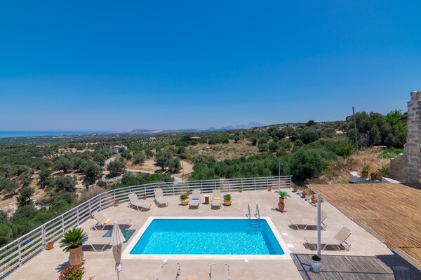 Foto van Villa in Agia Triada met privézwembad - Vakantiehuis in Agia Triada - PoolOfHouse