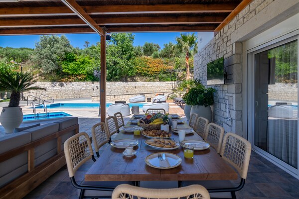 Foto van Ruime villa in Kyrianna - Vakantiehuis in Kyrianna - terrace