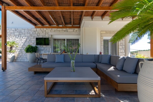 Foto van Ruime villa in Kyrianna - Vakantiehuis in Kyrianna - terrace