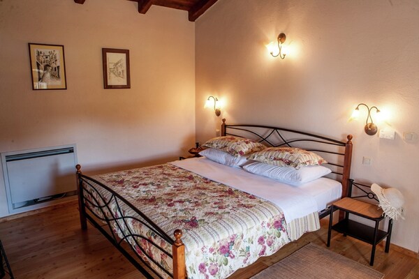 Foto van Villa op Krk met zwembad en buitenkeuken - Vakantiehuis in Krk - Malinska - BedRoom