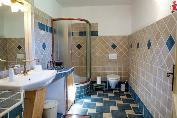 Foto van Villa op Krk met zwembad en buitenkeuken - Vakantiehuis in Krk - Malinska - BathRoom