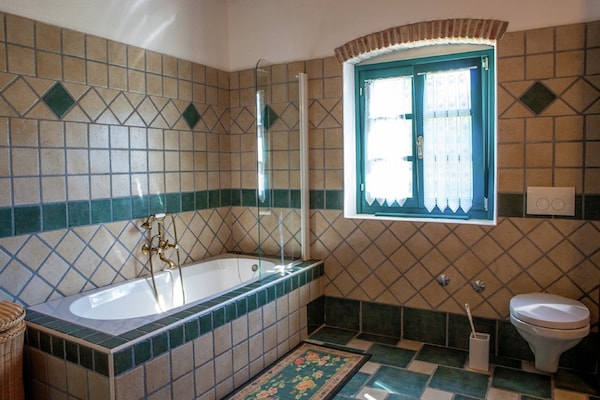 Foto van Villa op Krk met zwembad en buitenkeuken - Vakantiehuis in Krk - Malinska - BathRoom