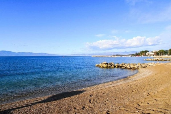Foto van Villa op Krk met zwembad en buitenkeuken - Vakantiehuis in Krk - Malinska - AreaSummer5KM