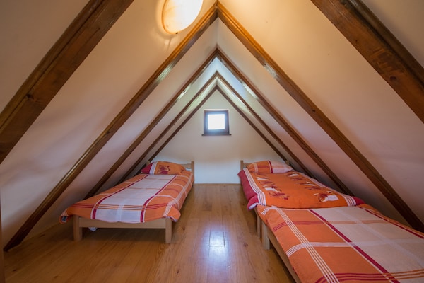 Foto van Vakantiehuis in Brod Moravice met Zwembad - Vakantiehuis in Brod Moravice - BedRoom