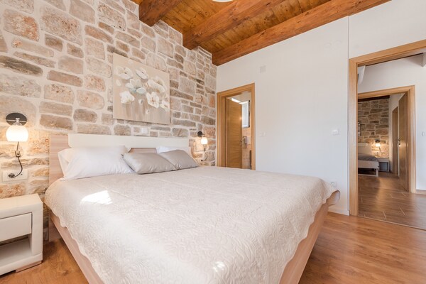 Foto van Villa met privézwembad in Sukošan - Vakantiehuis in Sukosan - BedRoom