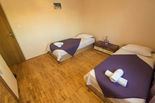 Foto van Vakantiehuis bij Zadar met privézwembad - Vakantiehuis in Islam Latinski - BedRoom