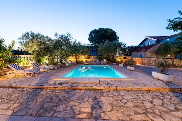 Foto van Vakantiehuis Bibinje bij de Zee - Vakantiehuis in Bibinje - PoolOfHouse