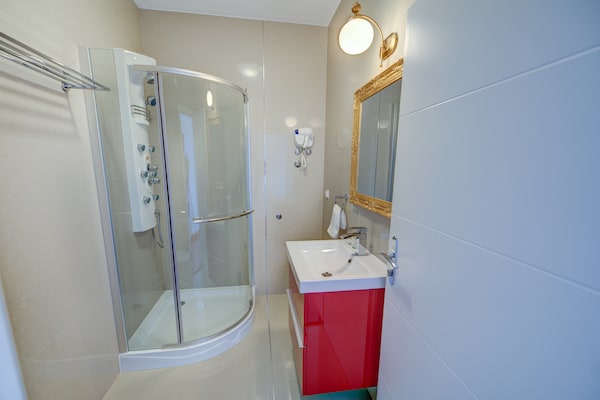 Foto van Villa in Murter bij Nationaal Park Kornati - Vakantiehuis in Murter - BathRoom