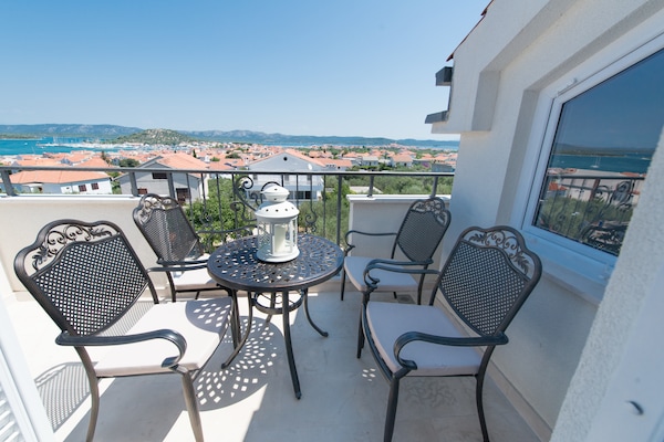 Foto van Villa in Murter bij Nationaal Park Kornati - Vakantiehuis in Murter - TerraceBalcony