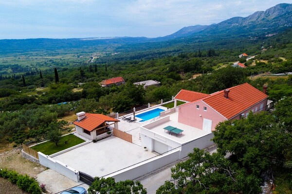 Foto van Villa in Gruda met privézwembad - Vakantiehuis in Gruda, Dubrovnik region - ExteriorSummer