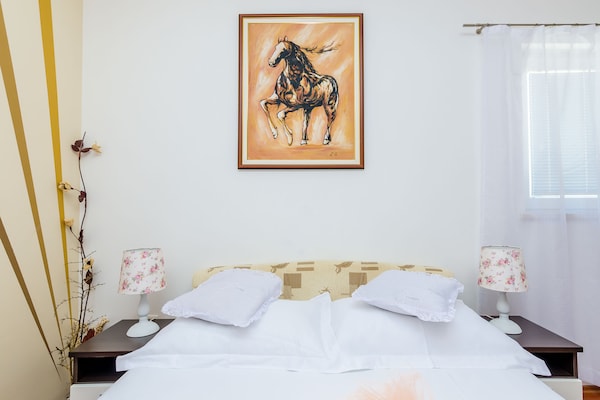 Foto van Apartments Aura - Comfort Studio Apartment 2 with shared swimming pool - BedRoom