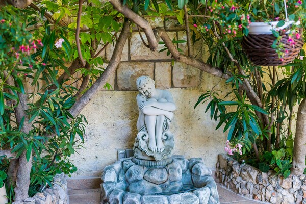 Foto van Apartments Aura - Comfort Studio Apartment 2 with shared swimming pool - Outdoor