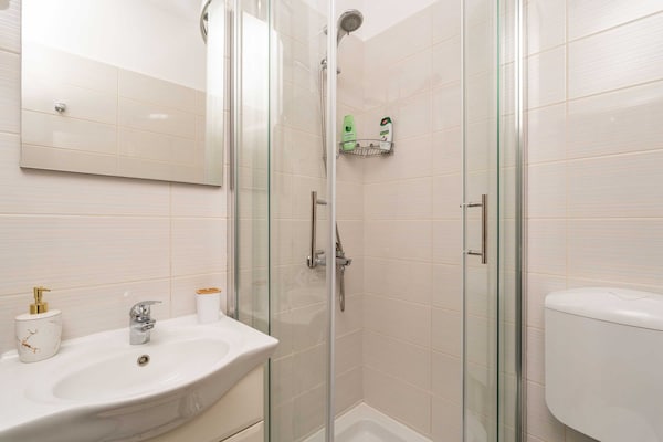 Foto van Apartment Family Tokić - One Bedroom Apartment with Terrace - BathRoom