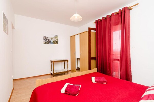 Foto van Guest House Kola - Standard Double Room with Balcony - BedRoom