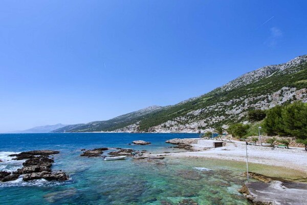 Foto van Apartments Villa Dingač- Borak - Comfort One Bedroom Apartment with Balcony and Sea View No. 4 - View