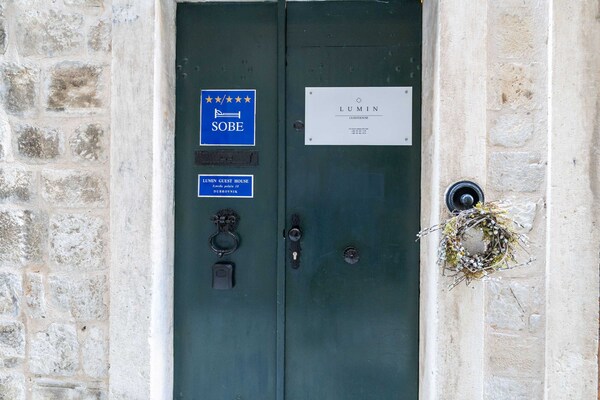 Foto van Guest House Lumin - Deluxe Double or Twin Room with City View (Second Floor) (BR2) - Facilities