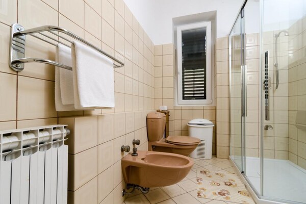 Foto van Holiday Home Patricija-Duplex Three Bedroom Apartment with Balcony and Sea View (A6+1) - BathRoom