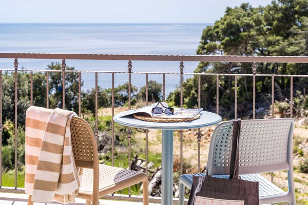 Foto van Apartments Villa Lukas - ''No.10'' Gallery Studio Apartment with Balcony and Sea View - TerraceBalcony