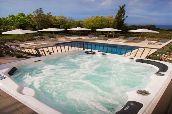 Foto van Apartments Villa Lukas - ''No.11'' Gallery Studio Apartment with Balcony and Sea View - Spa