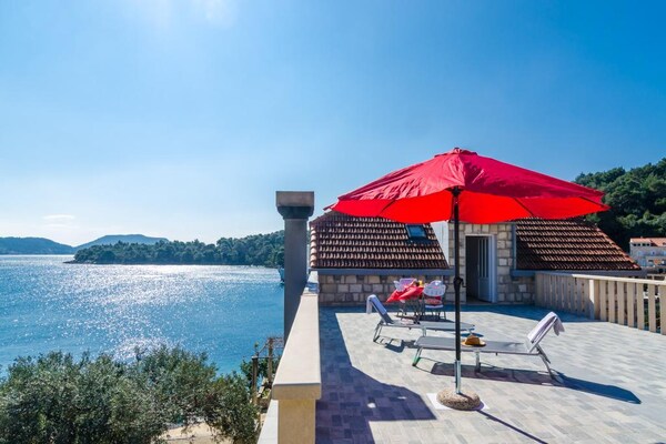 Foto van Apartment Tonka's Terrace - Studio Apartment with Terrace and Sea View - terrace