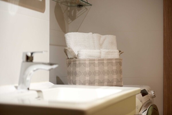 Foto van Apartment Boris (ST) - Two Bedroom Apartment with Terrace and Jacuzzi - BathRoom