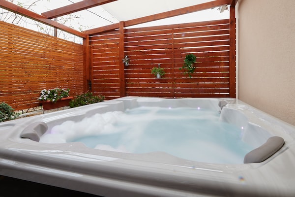 Foto van Apartment Boris (ST) - Two Bedroom Apartment with Terrace and Jacuzzi - Spa