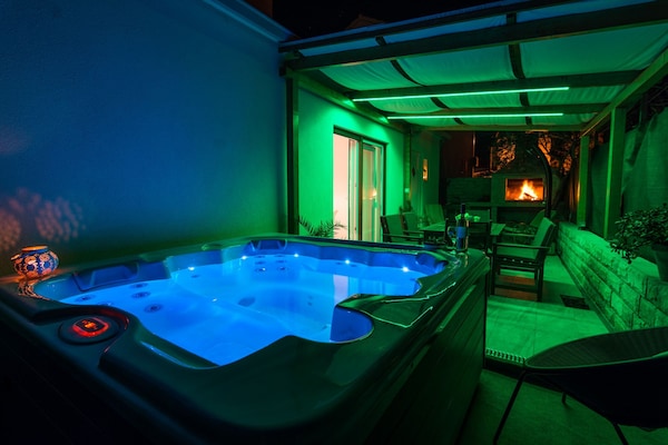 Foto van Apartment Boris (ST) - Two Bedroom Apartment with Terrace and Jacuzzi - Spa