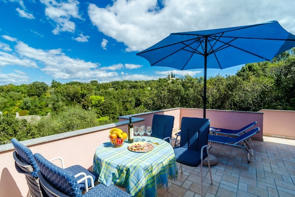 Foto van Apartment Bay Of Dreams - Two-Bedroom Apartment with Terrace and Sea View - terrace