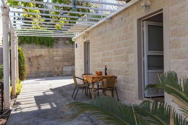 Foto van Apartments Milanović - Superior Studio Apartment with Terrace and Garden View - terrace