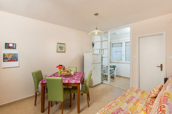 Foto van Apartment Ventula - Two Bedroom Apartment with Sea View - DiningRoom