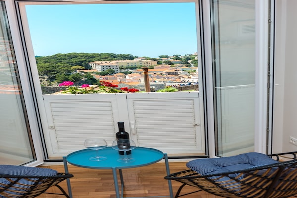 Foto van Apartment Simović - Two Bedroom Apartment with City View - Indoor