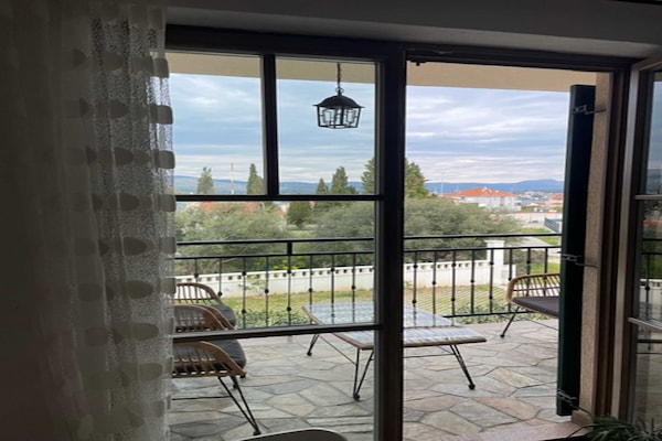 Foto van Apartments Villa Kameja - One Bedroom Apartment with Balcony and Sea View (Plavi) - View