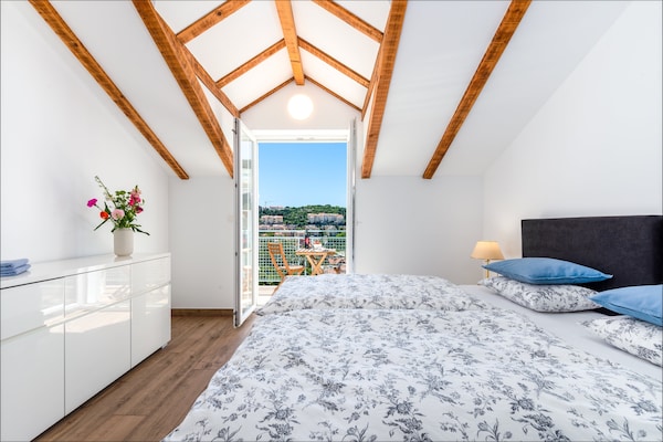 Foto van Apartments Terra - Comfort One Bedroom Apartment with Balcony and City View (VELIKI) - BedRoom