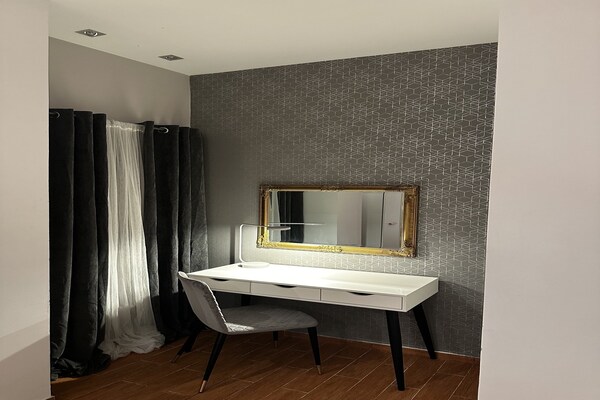 Foto van Apartment Frankie's Place - Two-Bedroom Apartment with Terrace and Sea View - Indoor