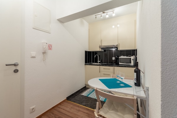 Foto van Apartments Palma -Studio with Balcony and Sea View( Mali ) - Kitchen