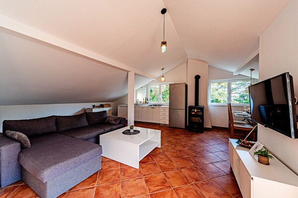 Foto van Holiday Home Island Gem - Five Bedroom Apartment - Vakantiehuis in Korcula - BedRoom
