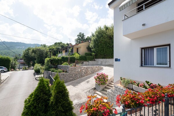 Foto van Apartment Sanja Opatija - Two bedroom apartment with Terrace and sea view - Outdoor