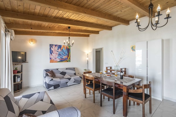 Foto van Apartment Keko - Three Bedroom Apartment with Terrace - LivingRoom