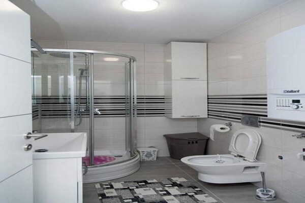 Foto van Apartments Oaza- One Bedroom Apartment - Vakantiehuis in Daruvar - BathRoom