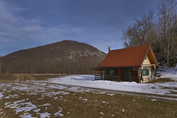 Foto van Holiday Home Anka - Vakantiehuis in Gospic - Outdoor