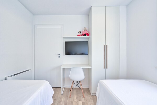 Foto van Villa met 5 slaapkamers nabij Split met zwembad - Vakantiehuis in Kaštel Štafilić - BedRoom