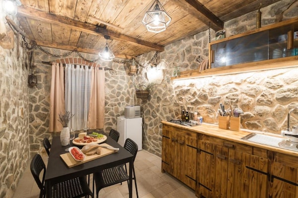 Foto van Apartments Mistral - Three Bedroom Apartment with Balcony and Shared Pool - Outdoor