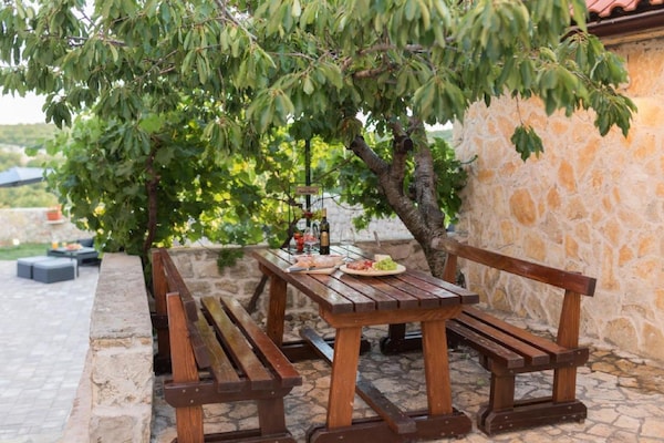 Foto van Apartments Mistral - Three Bedroom Apartment with Balcony and Shared Pool - terrace